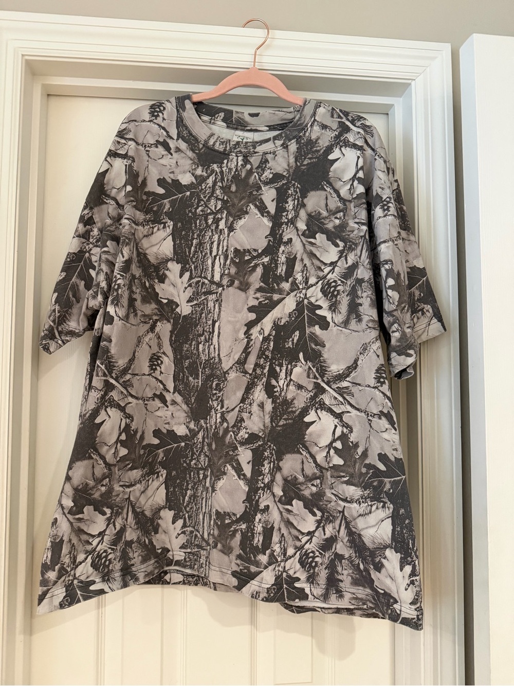 Women’s Short Sleeve Tee - Gray Nature Print